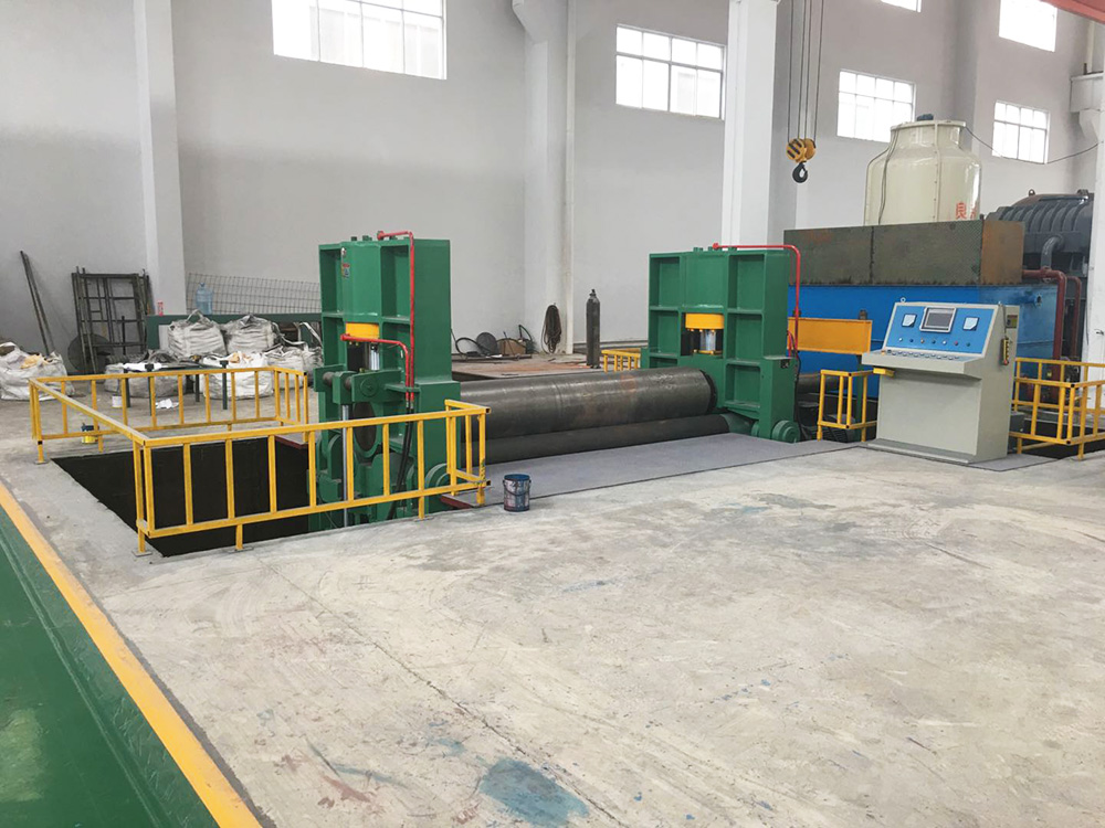 大型數(shù)控卷板機(jī)