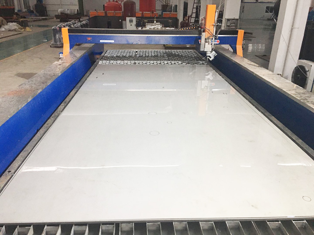 數(shù)控水切割機(jī)